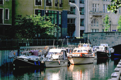 Charterboote in der Hauptstadt